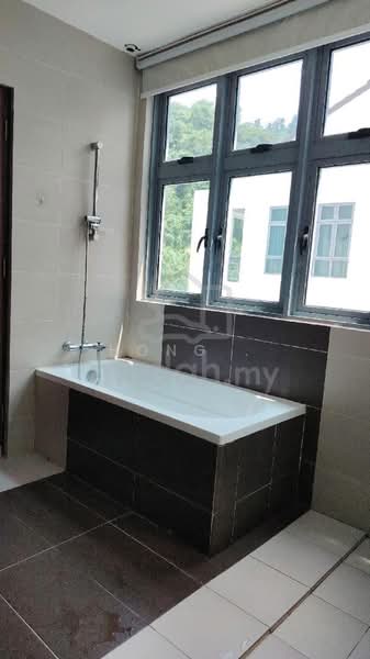 Rumah Teres untuk Disewa di Sungai Ara (Penang) - Hong . - Bathroom - PropertyGuru.com.my