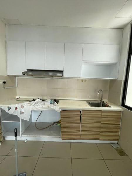 Pangsapuri untuk Dijual di Austin Regency (Pangsapuri Austin Perdana) - Jane Ngoi - Kitchen - PropertyGuru.com.my
