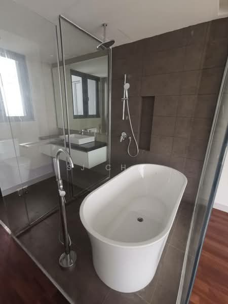 Kondominium untuk Disewa di Bora Residences - SJ CHAN - Bathroom - PropertyGuru.com.my