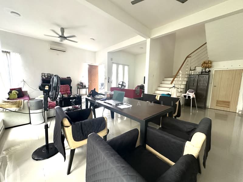 Semi-Detached House for Sale in Seksyen U10 (Shah Alam) - Ishak Ramli - Living Room - PropertyGuru.com.my