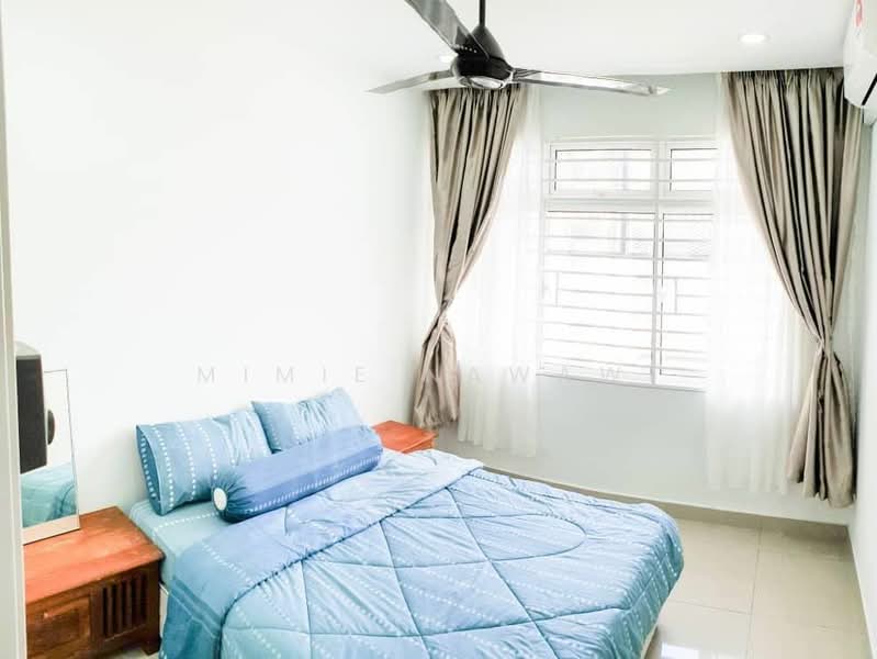 Kondominium untuk Dijual di Dwiputra Residences - Mimie Nawawi - Bedroom - PropertyGuru.com.my