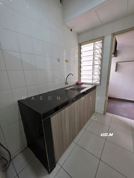Pangsapuri untuk Dijual di Pangsapuri Akasia (Bandar Botanic) - Mason Chiah - Kitchen - PropertyGuru.com.my