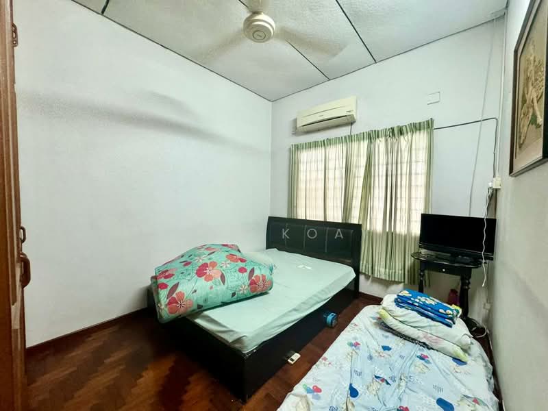 Rumah Teres 1-Tingkat untuk Dijual di Fettes Park (Tanjung Tokong) - Ping Koay - Bedroom - PropertyGuru.com.my
