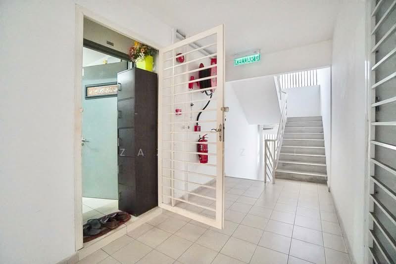 Kediaman Servis untuk Dijual di MH Platinum Residence - Izzaza Izzati - Entrance - PropertyGuru.com.my