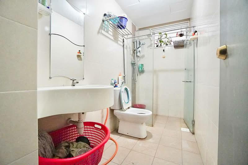 Kediaman Servis untuk Dijual di MH Platinum Residence - Izzaza Izzati - Bathroom - PropertyGuru.com.my
