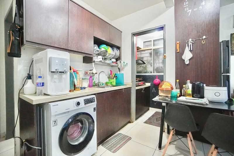 Kediaman Servis untuk Dijual di MH Platinum Residence - Izzaza Izzati - Kitchen - PropertyGuru.com.my