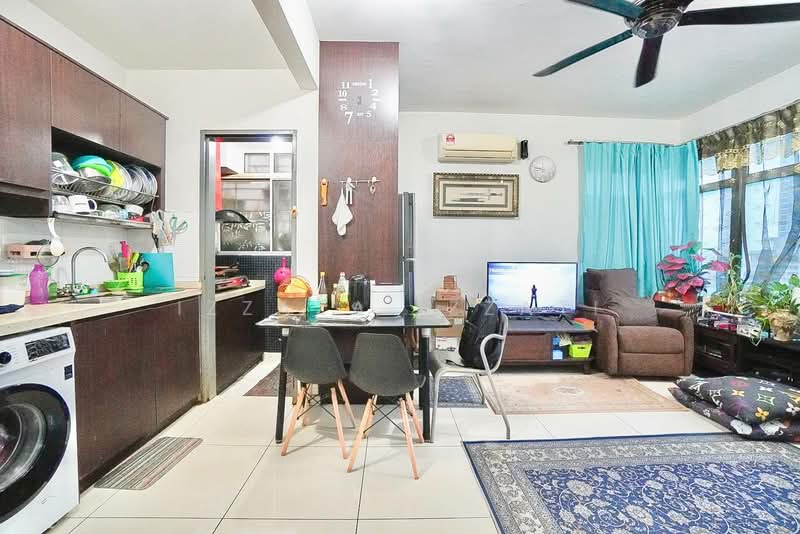 Kediaman Servis untuk Dijual di MH Platinum Residence - Izzaza Izzati - Kitchen - PropertyGuru.com.my
