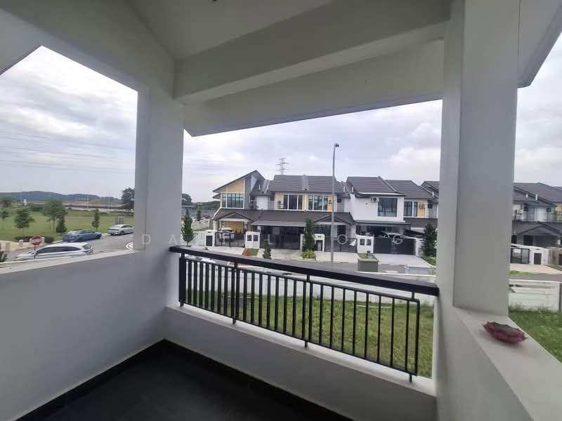 Rumah Teres 2-Tingkat untuk Dijual di Bandar Tiram (Ulu Tiram) - Daniel Yong - Balcony - PropertyGuru.com.my