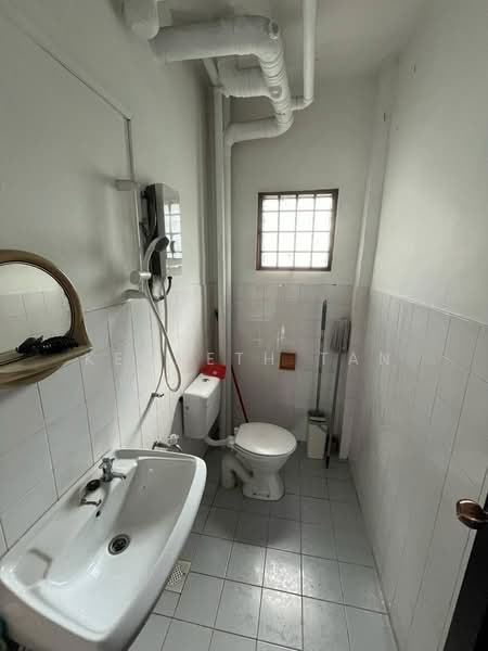 Pangsapuri untuk Dijual di Ria 1 - Kenneth Tan - Bathroom - PropertyGuru.com.my