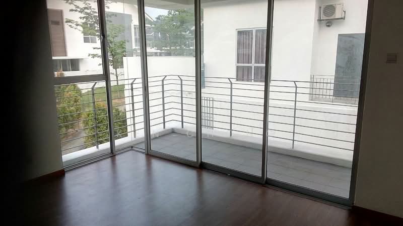 Rumah Teres 3-Tingkat untuk Dijual di Kota Emerald (Rawang) - Ken Chong - Balcony - PropertyGuru.com.my