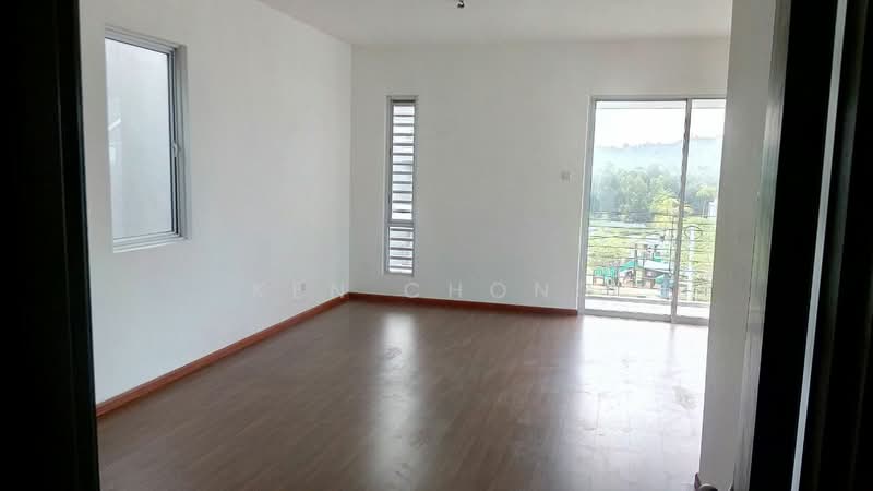 Rumah Teres 3-Tingkat untuk Dijual di Kota Emerald (Rawang) - Ken Chong - View - PropertyGuru.com.my