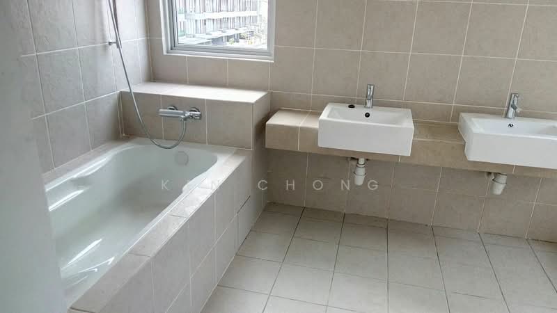Rumah Teres 3-Tingkat untuk Dijual di Kota Emerald (Rawang) - Ken Chong - Bathroom - PropertyGuru.com.my