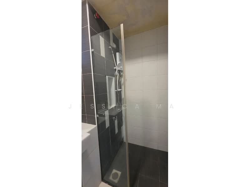 Service Residence for Rent at D'Ambience Residences (Pangsapuri Ikatan Flora) - Jessica Ma - Bathroom - PropertyGuru.com.my