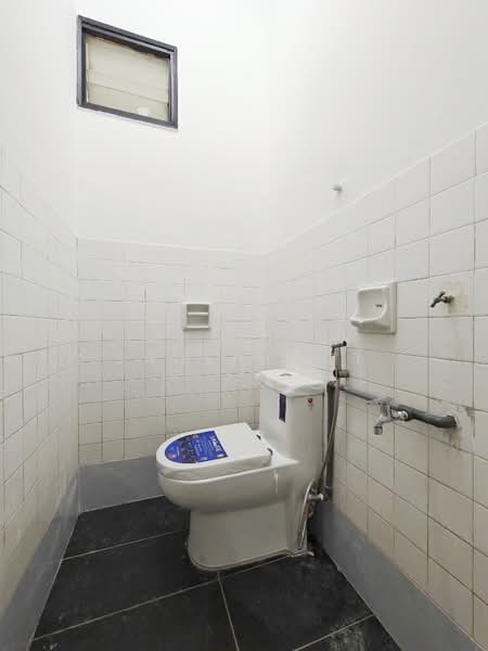 Rumah Teres 1-Tingkat untuk Disewa di Taman Molek (Johor Bahru) - Jane Ngoi - Bathroom - PropertyGuru.com.my