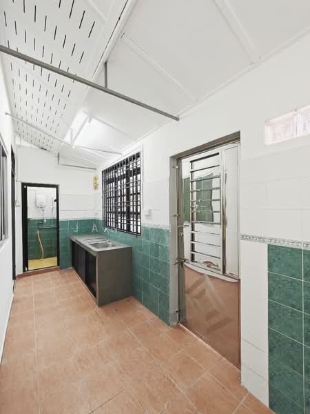 Rumah Teres 1-Tingkat untuk Disewa di Taman Molek (Johor Bahru) - Jane Ngoi - Kitchen - PropertyGuru.com.my