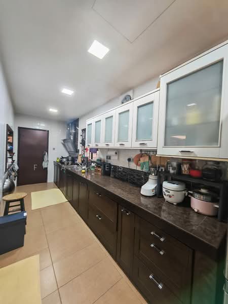 Rumah Teres 2-Tingkat untuk Dijual di Bandar Putra Permai (Seri Kembangan) - Frances Liew - Kitchen - PropertyGuru.com.my