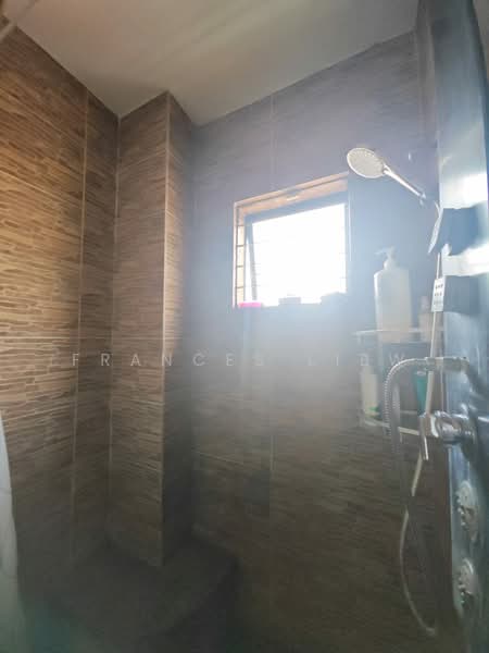 Rumah Teres 2-Tingkat untuk Dijual di Bandar Putra Permai (Seri Kembangan) - Frances Liew - Bathroom - PropertyGuru.com.my