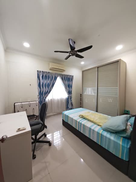 Rumah Teres 2-Tingkat untuk Dijual di Bandar Putra Permai (Seri Kembangan) - Frances Liew - Bedroom - PropertyGuru.com.my