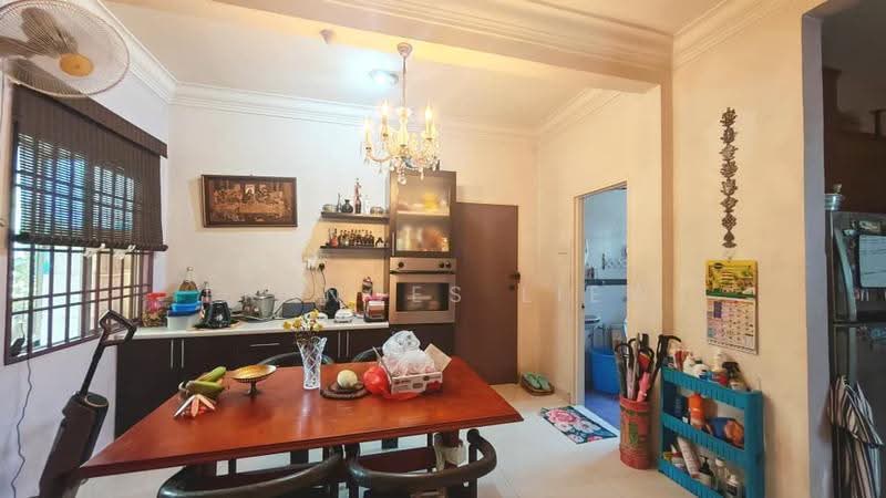 Rumah Teres 2-Tingkat untuk Dijual di Bandar Putra Permai (Seri Kembangan) - Frances Liew - Kitchen - PropertyGuru.com.my