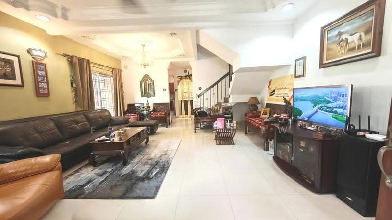 Rumah Teres 2-Tingkat untuk Dijual di Bandar Putra Permai (Seri Kembangan) - Frances Liew - Living Room - PropertyGuru.com.my