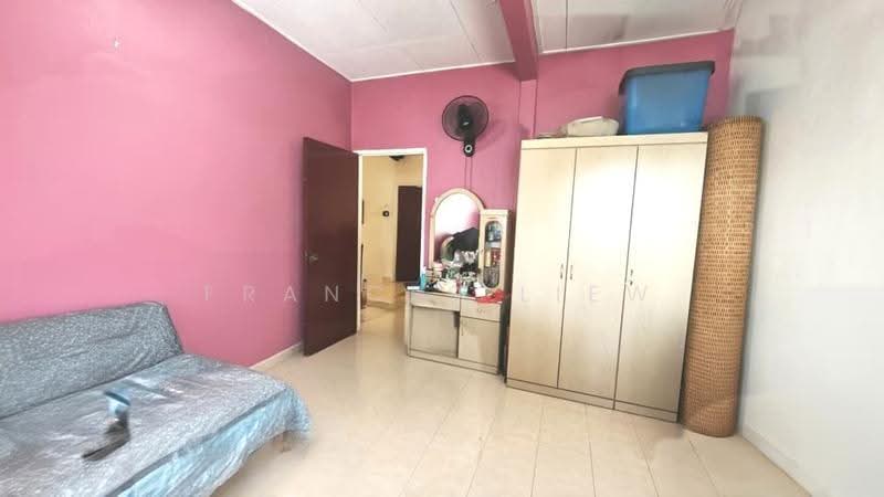 Rumah Teres 2-Tingkat untuk Dijual di Bandar Putra Permai (Seri Kembangan) - Frances Liew - Living Room - PropertyGuru.com.my