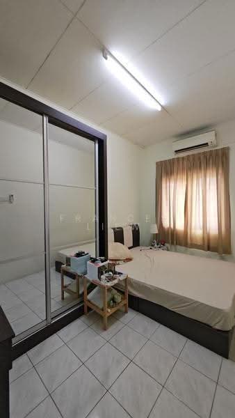 2-storey Terraced House for Sale in Bandar Putra Permai (Seri Kembangan) - Frances Liew - Bedroom - PropertyGuru.com.my