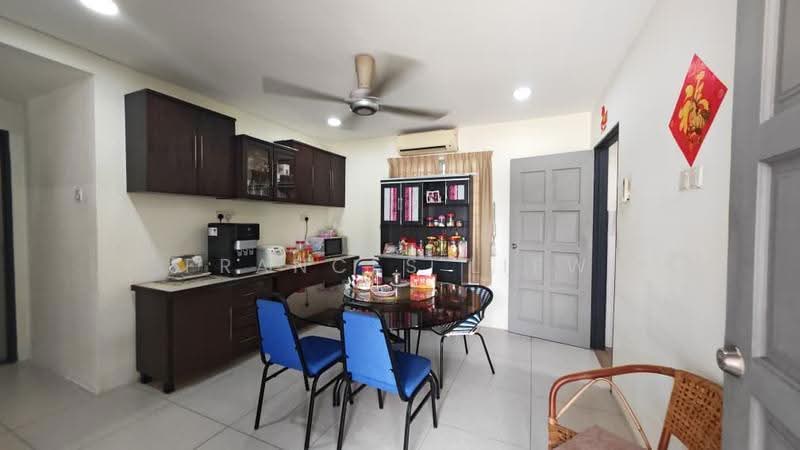 2-storey Terraced House for Sale in Bandar Putra Permai (Seri Kembangan) - Frances Liew - Kitchen - PropertyGuru.com.my