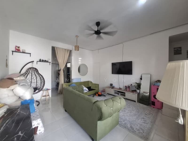 Terraced House for Sale in Kampung Sentosa Barat (Pasir Gudang) - Daniel Yong - Living Room - PropertyGuru.com.my