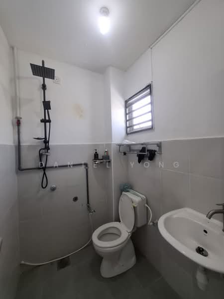 Terraced House for Sale in Kampung Sentosa Barat (Pasir Gudang) - Daniel Yong - Bathroom - PropertyGuru.com.my