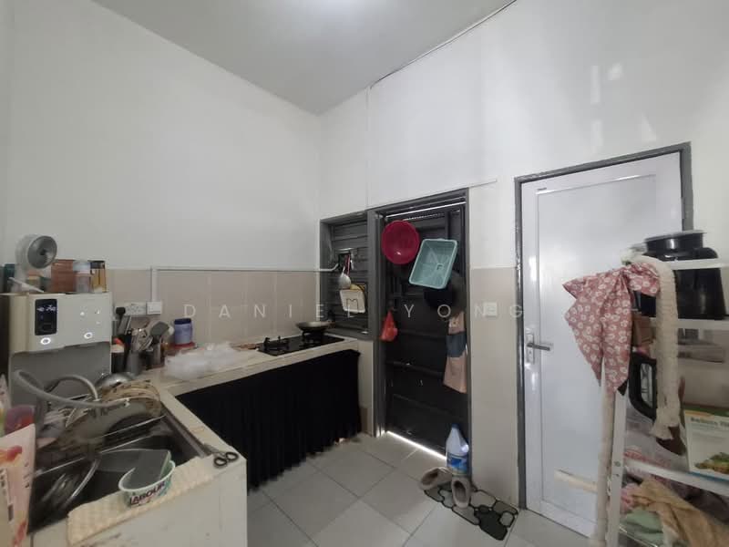 Terraced House for Sale in Kampung Sentosa Barat (Pasir Gudang) - Daniel Yong - Kitchen - PropertyGuru.com.my