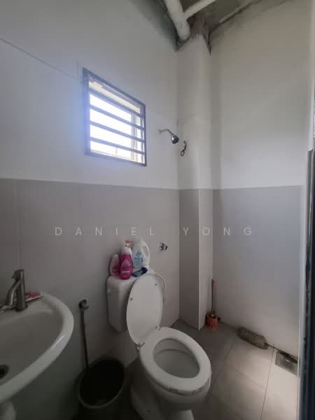 Terraced House for Sale in Kampung Sentosa Barat (Pasir Gudang) - Daniel Yong - Bathroom - PropertyGuru.com.my