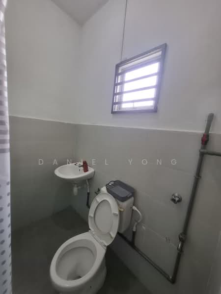Terraced House for Sale in Kampung Sentosa Barat (Pasir Gudang) - Daniel Yong - Bathroom - PropertyGuru.com.my
