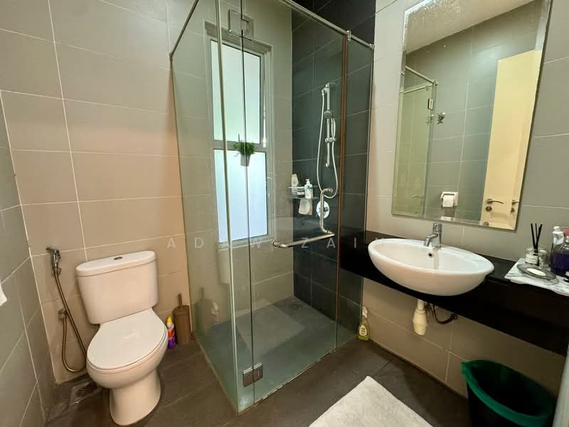 Bungalow House for Sale in Seksyen 13 (Shah Alam) - Adaw Zain - Bathroom - PropertyGuru.com.my