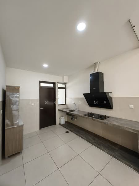 Rumah Teres untuk Disewa di Iskandar Puteri (Nusajaya) (Johor) - Jessica Ma - Kitchen - PropertyGuru.com.my