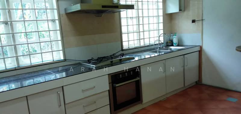 Bungalow House untuk Disewa di Bandar Baru Bangi (Selangor) - Farah Hanan - Kitchen - PropertyGuru.com.my