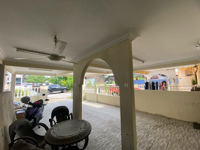 Rumah Teres 2-Tingkat untuk Dijual di Taman Cendana (Kajang) - Azli Ibrahim - Exterior - PropertyGuru.com.my