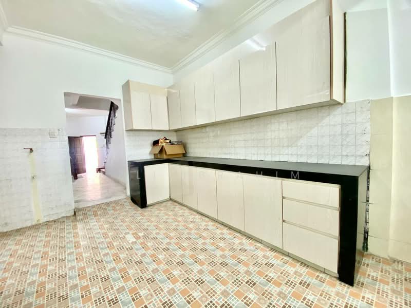 Rumah Teres 2-Tingkat untuk Dijual di Taman Cendana (Kajang) - Azli Ibrahim - Kitchen - PropertyGuru.com.my