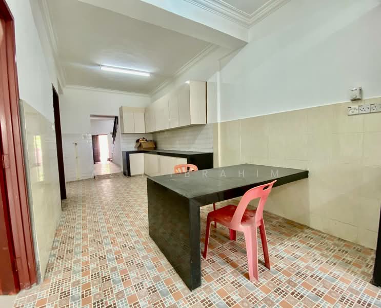 Rumah Teres 2-Tingkat untuk Dijual di Taman Cendana (Kajang) - Azli Ibrahim - Kitchen - PropertyGuru.com.my