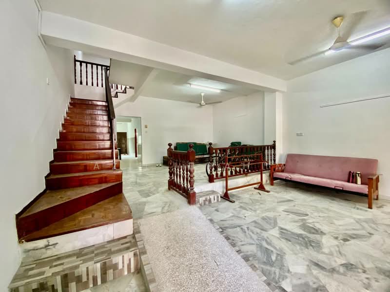 Rumah Teres 2-Tingkat untuk Dijual di Taman Cendana (Kajang) - Azli Ibrahim - Living Room - PropertyGuru.com.my