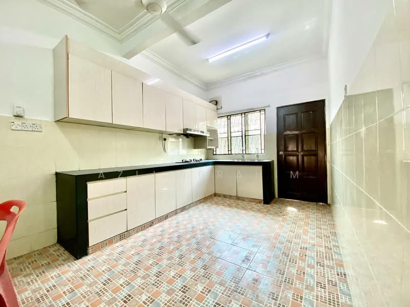 Rumah Teres 2-Tingkat untuk Dijual di Taman Cendana (Kajang) - Azli Ibrahim - Kitchen - PropertyGuru.com.my