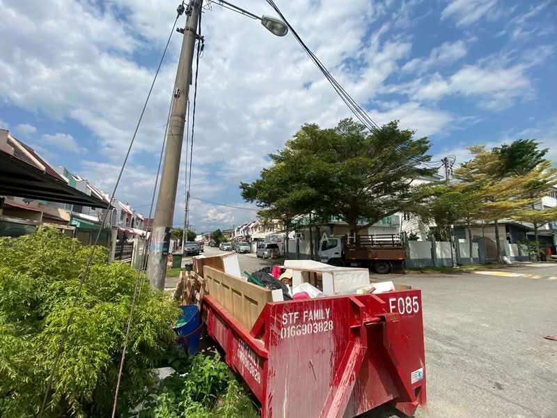 Rumah Teres 2-Tingkat untuk Dijual di Taman Cendana (Kajang) - Azli Ibrahim - Exterior - PropertyGuru.com.my
