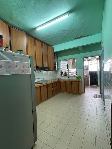 Rumah Teres 2 Tingkat untuk Dijual di U5,Taman Subang Perdana (Shah Alam) - Tom Yip - Kitchen - PropertyGuru.com.my