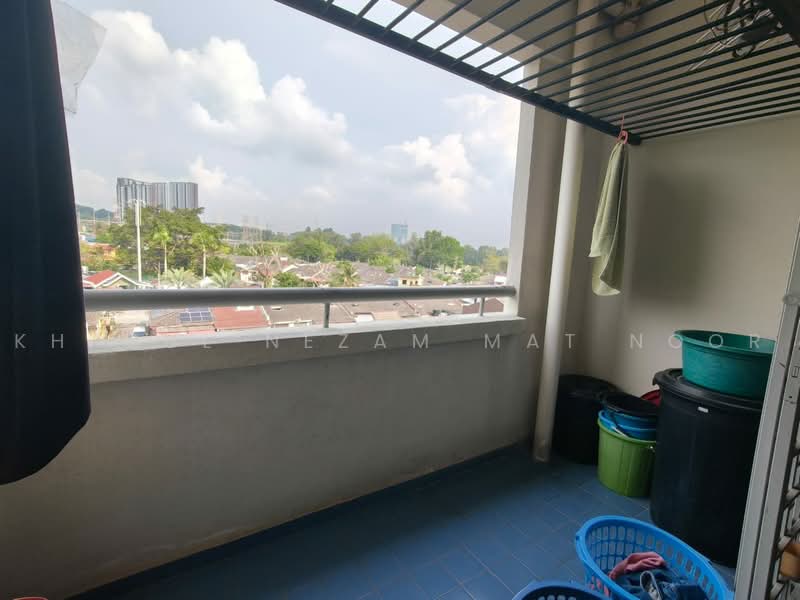 Pangsapuri untuk Dijual di Pangsapuri Sri Angkasa - Kharul Nezam Mat Noor - Balcony - PropertyGuru.com.my