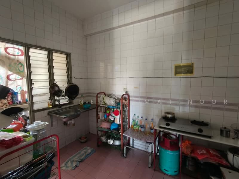 Pangsapuri untuk Dijual di Pangsapuri Sri Angkasa - Kharul Nezam Mat Noor - Kitchen - PropertyGuru.com.my