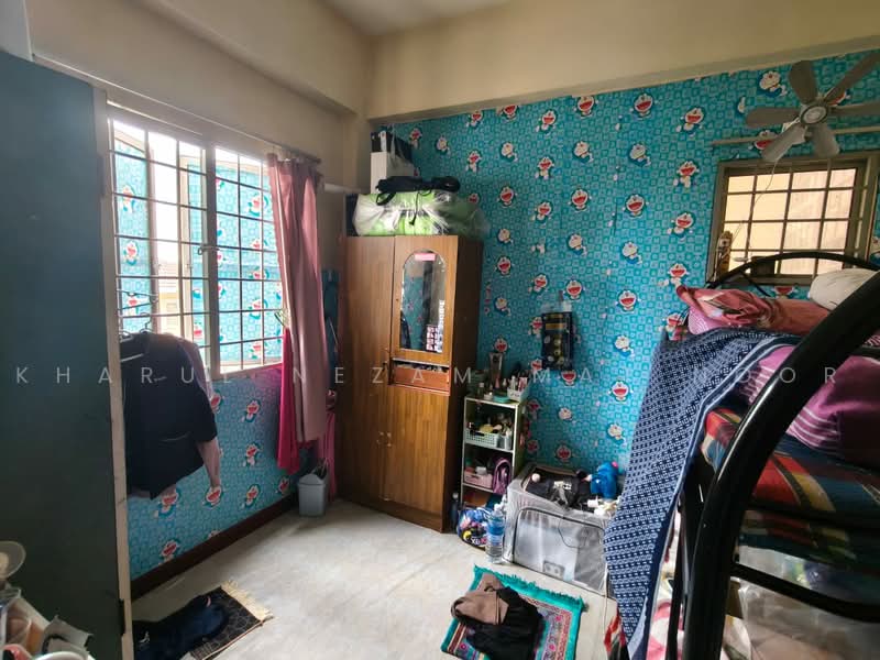 Pangsapuri untuk Dijual di Pangsapuri Sri Angkasa - Kharul Nezam Mat Noor - Bedroom - PropertyGuru.com.my