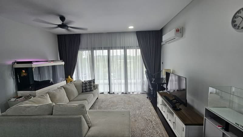 Rumah Teres 3-Tingkat untuk Dijual di Denai Alam (Shah Alam) - Azora Ghazali - Living Room - PropertyGuru.com.my