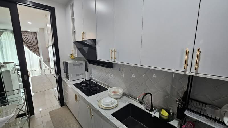 Rumah Teres 3-Tingkat untuk Dijual di Denai Alam (Shah Alam) - Azora Ghazali - Kitchen - PropertyGuru.com.my