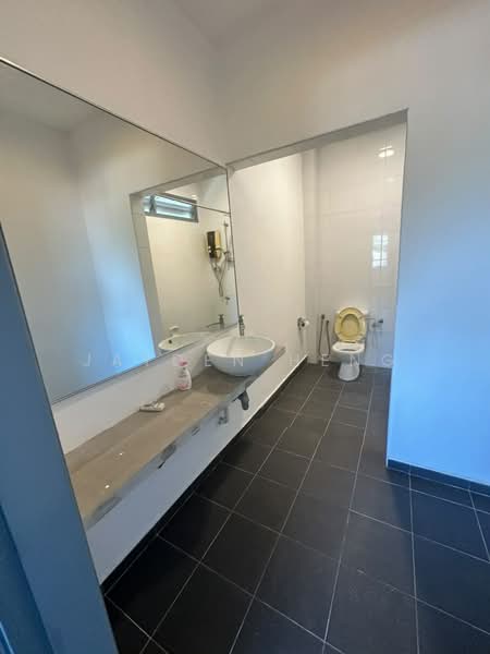 Rumah Banglo untuk Disewa di Seksyen 14 (Petaling Jaya) - Jayden Heng - Bathroom - PropertyGuru.com.my
