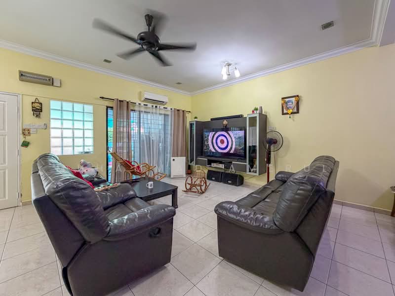 Rumah Teres 2-Tingkat untuk Dijual di Puchong (Selangor) - Muhammad Amerul - Living Room - PropertyGuru.com.my