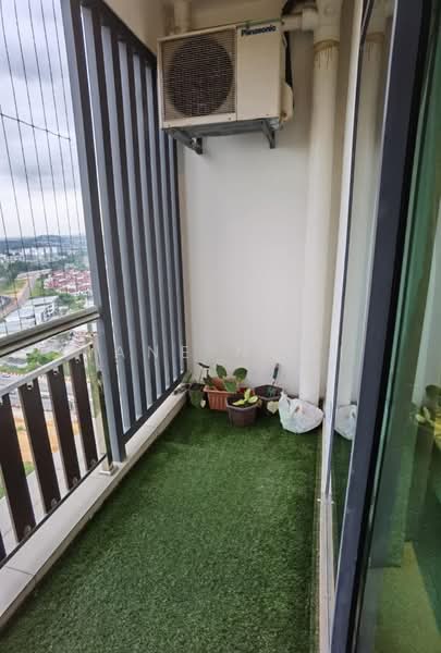 Kediaman Servis untuk Disewa di D'Secret Garden (Pangsapuri Kempas Indah) - Jane Ngoi - Balcony - PropertyGuru.com.my